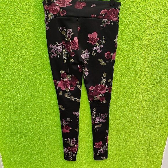 Shosho Floral Black Leggings - Picture 3 of 3